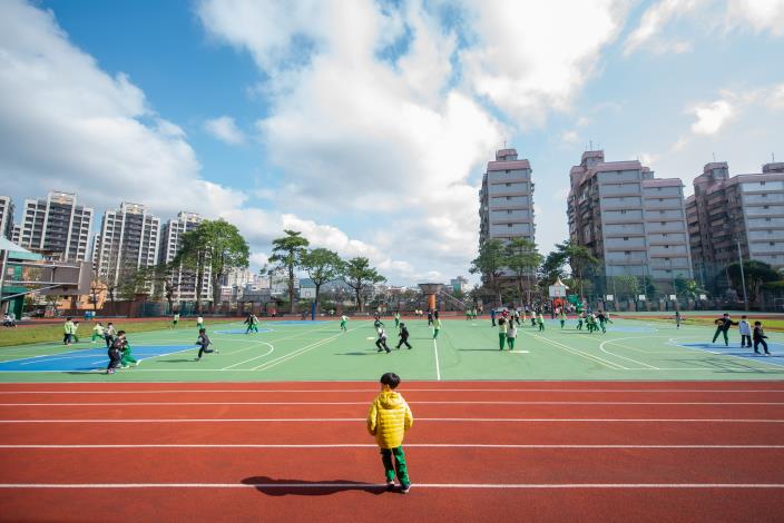 目前學校教學活動正常進行，校園防疫安全無虞