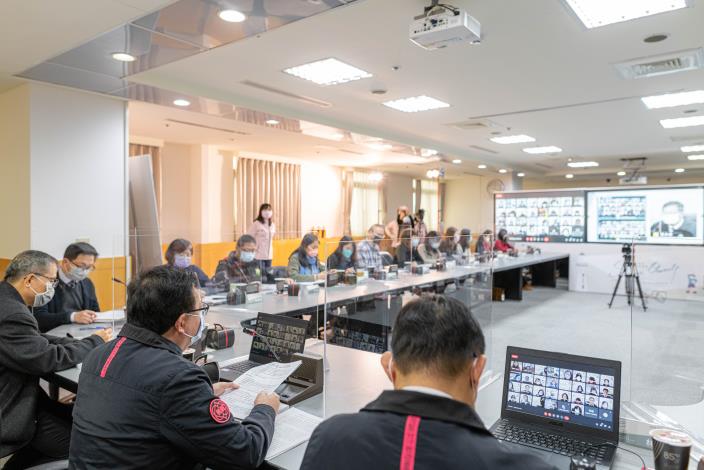 鄭市長致詞表示，做學校的後盾讓夢想大一點、負擔少一點