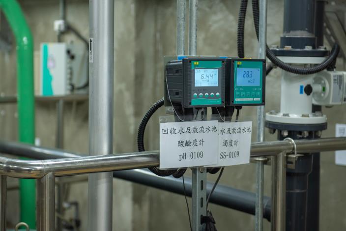 羅浮水資中心的污水處理過程採智慧化操作，透過雲端監控廠內各項設備