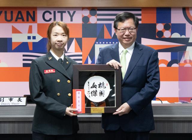 消防局隊員黃思婕於108年自行組隊參加馬來西亞國際野地救護照護競賽，榮獲國際組冠軍，相當不容易