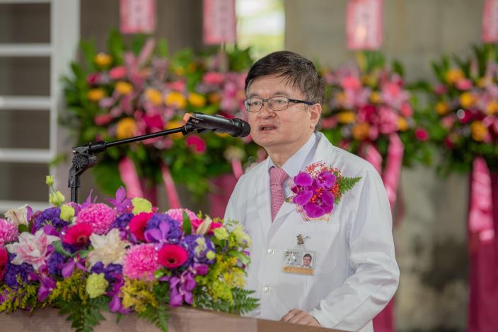 長庚醫療財團法人主委程文俊表示，桃園長庚轉運站所附設的國際會議中心將成為國際醫療合作交流的重要平台