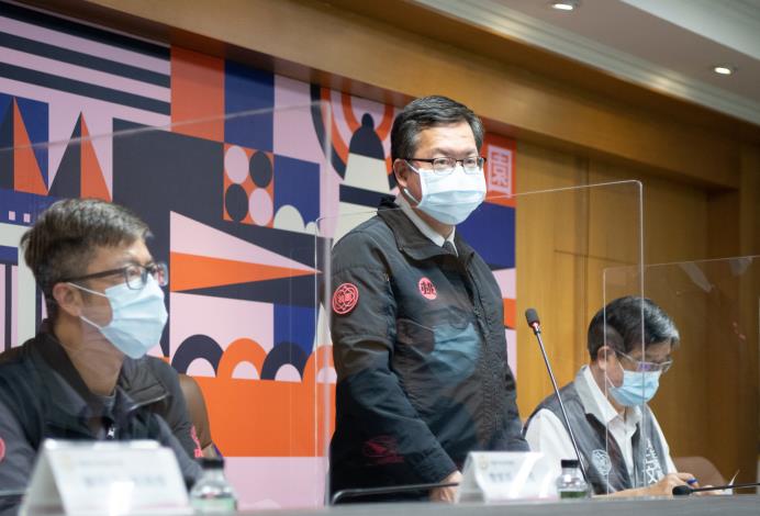 鄭市長今日主持「桃園市急救責任醫院區域聯防討論會議」，並在會前針對桃園疫情情況進行說明
