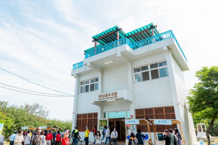 新屋石滬故事館傳承百年石滬文化，歡迎民眾親近及體驗海洋文化