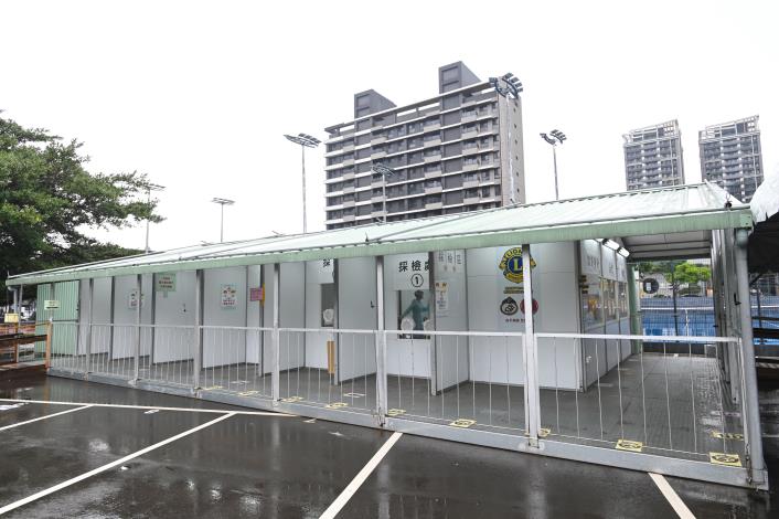 中路採檢站每日平均提供約1,100人的採檢服務量