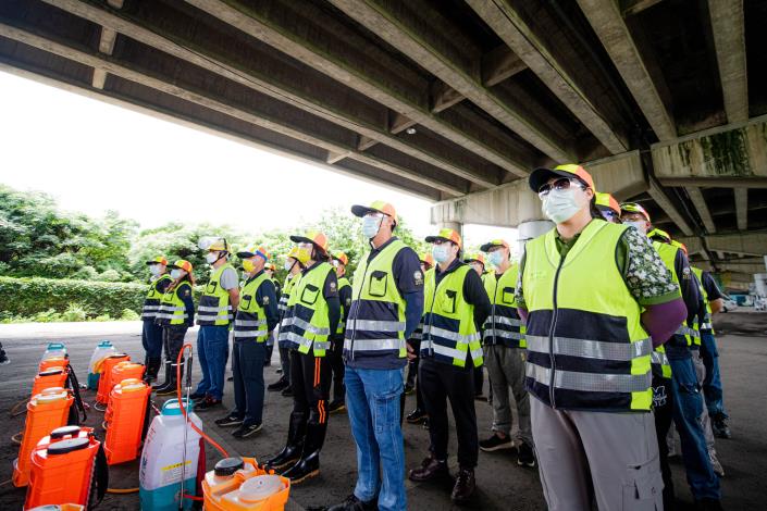 防疫消毒大隊及清潔隊員認真負責，守護桃園環境，讓市民安心
