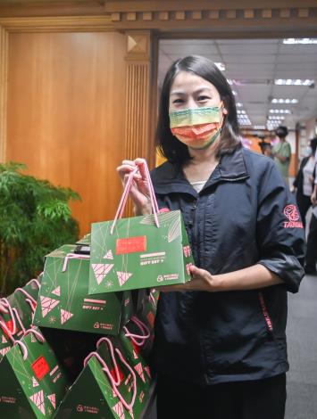 資科局長表示，「紅利桃子」是創新市政服務的開端，目前仍在測試階段，可望在今年下半年正式推出上線
