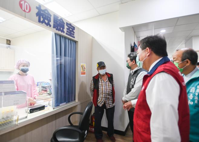 市長視察大園區衛生所診療環境
