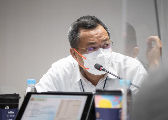民政局長陳靜航說明防疫措施辦理情形