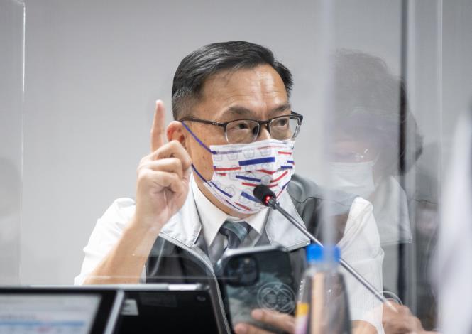教育局長林明裕說明學生疫苗接種情形