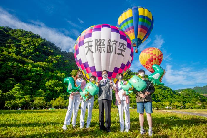 醫護人員與市長大合照