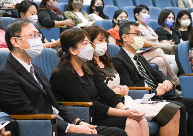 扶輪社友及EMBA學生出席論壇