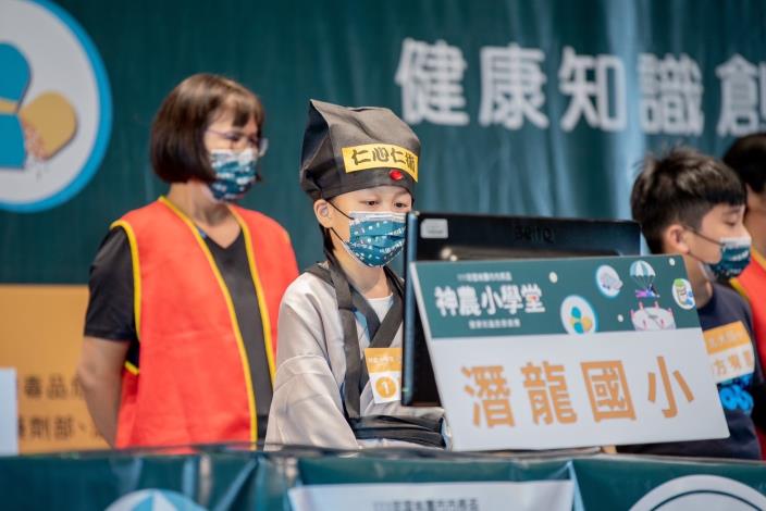 神農小學堂競賽登場，潛龍國小學生精心打扮