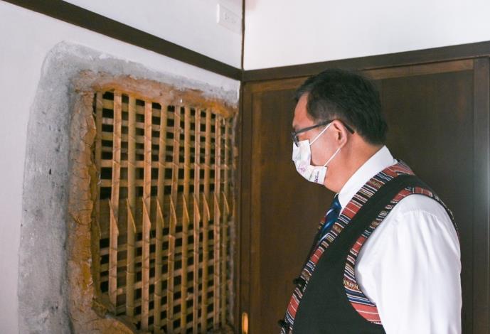「新竹林區管理處大溪工作站復興分站招待所」建築內特殊的編竹夾泥牆面