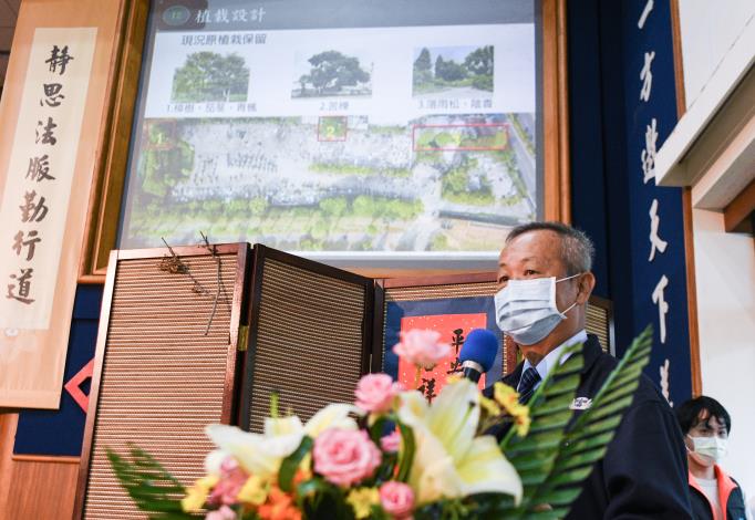 負責公園新建工程的順鼎營造公司董事長許長欽致詞