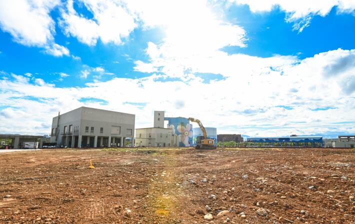 再生水處理廠基地面積約2.5公頃，建置工程分三期推動