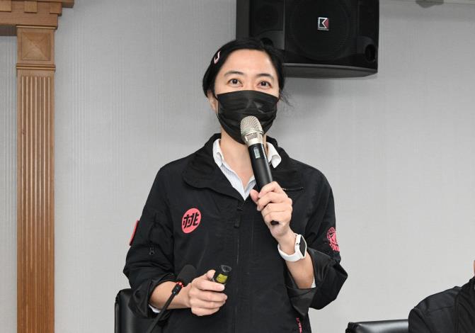 研考會主委吳君婷進行「桃園VLR 2.0 建構永續幸福城市」專題報告