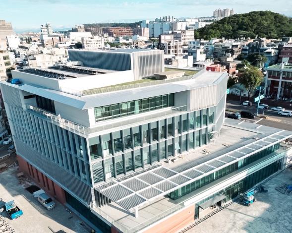 新的楊梅區公所行政大樓為地下3層停車場、地上6層多功能使用空間的智慧型綠建築