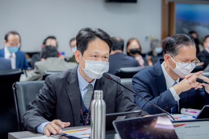 觀旅局代理局長施照輝說明跨年晚會活動規劃