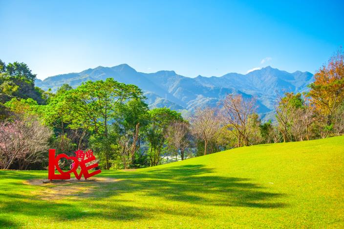角板山行館梅園一景