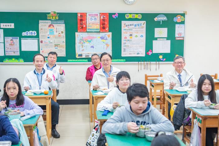 桃園市國中小學生免費營養午餐政策開學日上路，六都第一