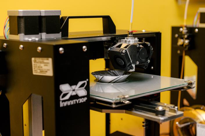 中壢青創指揮部備有3D列印機供創業者使用