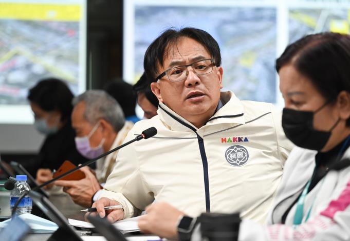 交通局長張新福說明大溪、青埔地區交通疏導作為