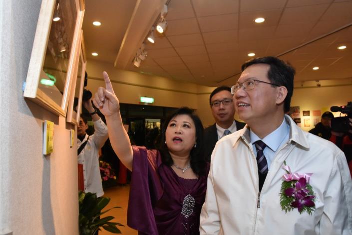 鄭市長出席施美鈴「珠夢趣影」攝影展開幕茶會