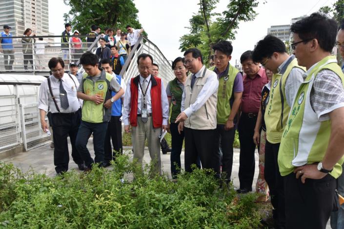 視察老街溪整治  鄭市長：提升工程細緻度、夜間照明及植栽綠化，打造老街溪成為桃園的清溪川、中壢的生命之河