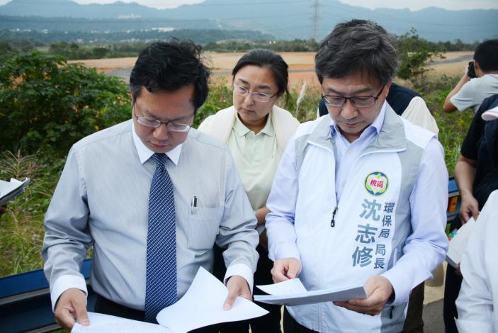 龍潭、大溪交界實地現勘回填廢土情形 鄭市長指示環保局會同相關單位進行開挖，查明是否不法回填