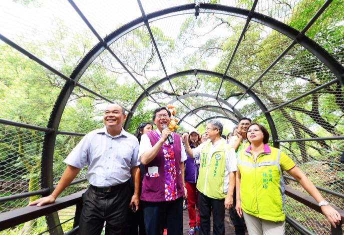 視察虎頭山全齡友善無障礙坡道  鄭市長：打造虎頭山都會生態公園友善環境，提供市民遊憩景點