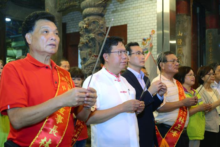 壽山巖觀音寺中元普渡放水燈 鄭市長：慶讚中元，祈求桃園建設順利推展