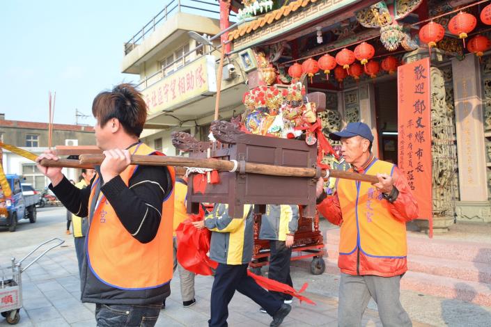 貴文宮「九府王爺、媽祖娘娘暨眾神明遶境祈福慶元宵活動」 鄭市長：祈求每個家庭受到照顧，大園建設順利完成