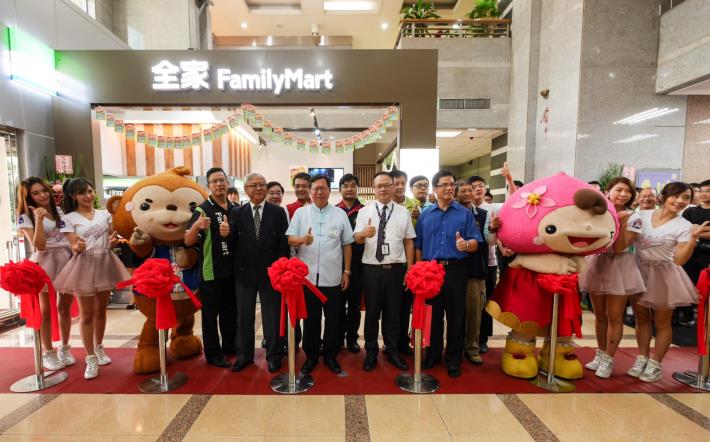 桃園市府大樓全家便利商店開幕 鄭市長：為市民朋友及員工帶來更優質便捷的服務