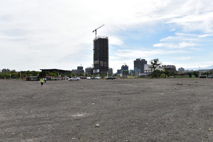鄭市長：設置中路足球場，提供市民更好的運動場地