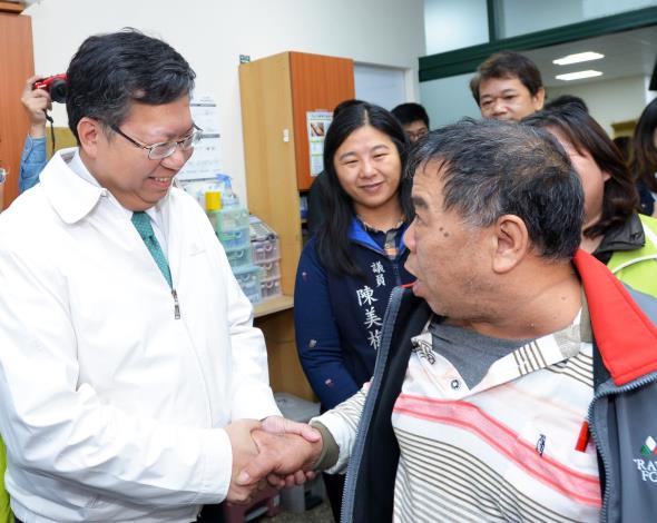 訪視老人新型肺炎鏈球菌結合型疫苗接種情形 鄭市長：新型肺炎鏈球菌結合型疫苗有效提高免疫力，請市民多多接種|