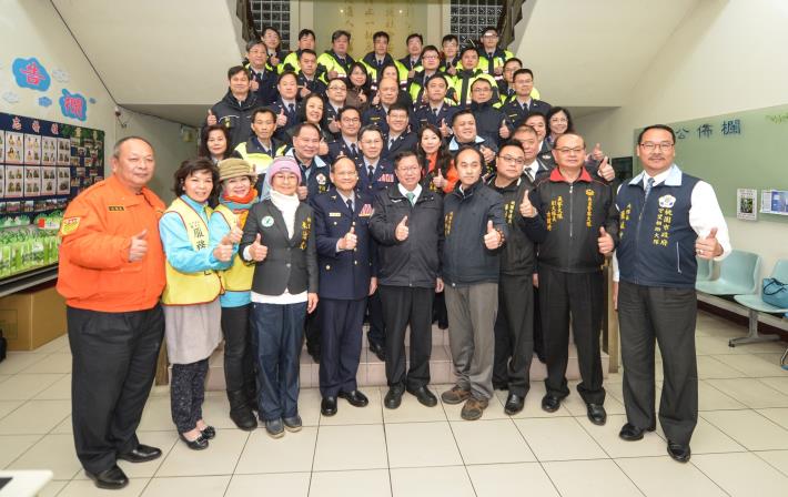 桃園市107年加強重要節日（春節期間）安全維護工作擴大慰勞 鄭市長：感謝警察及協勤同仁的投入，維護春節期間治安與交通