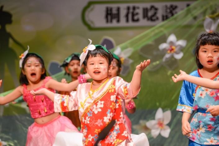 「2018桃園客家桐花祭」桐花唸謠大賽 鄭市長：支持客語扎根計畫，期盼客語使用比例持續成長