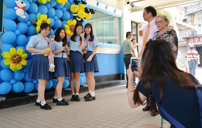 天主教振聲高級中學106學年度畢業典禮 鄭市長：祝福畢業生畢業快樂，勇敢追夢，做自己的主人