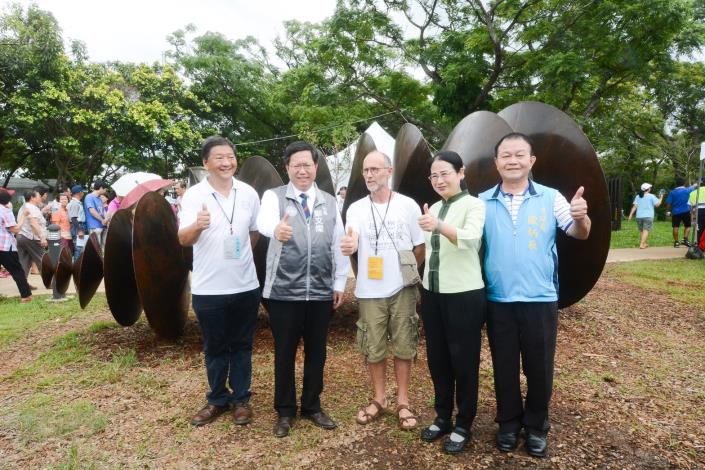 鄭市長與貴賓合照4