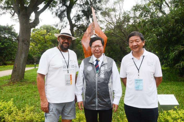 鄭市長與貴賓合照3