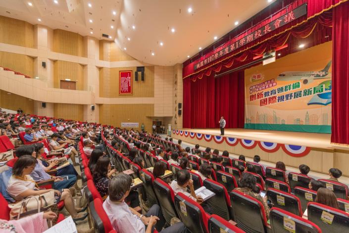 市長致詞，說明市府持續支持學校教育資源