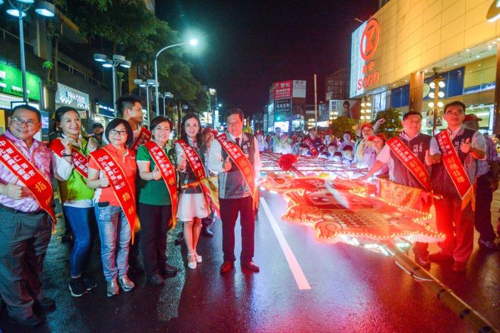 市長與貴賓合影