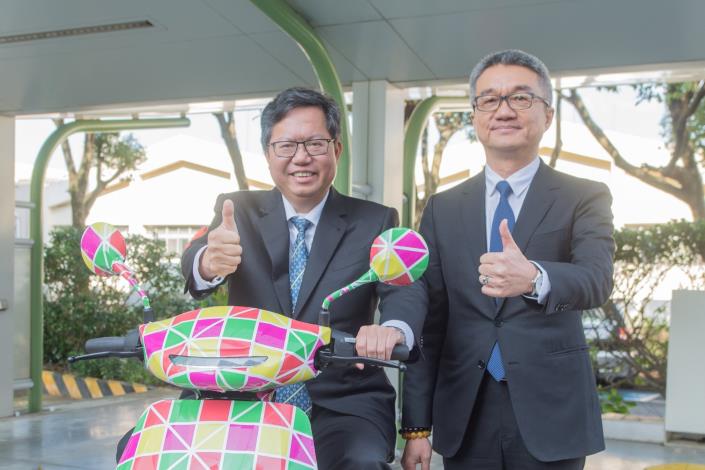 鄭市長與中華汽車工業公司總經理陳昭文