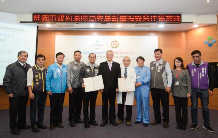 李秘書長與貴賓一同合影