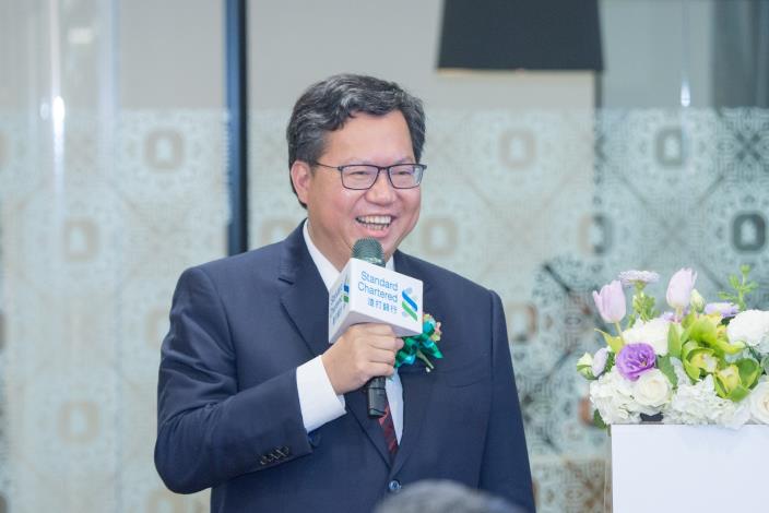 鄭市長致詞時肯定渣打銀行的金融服務