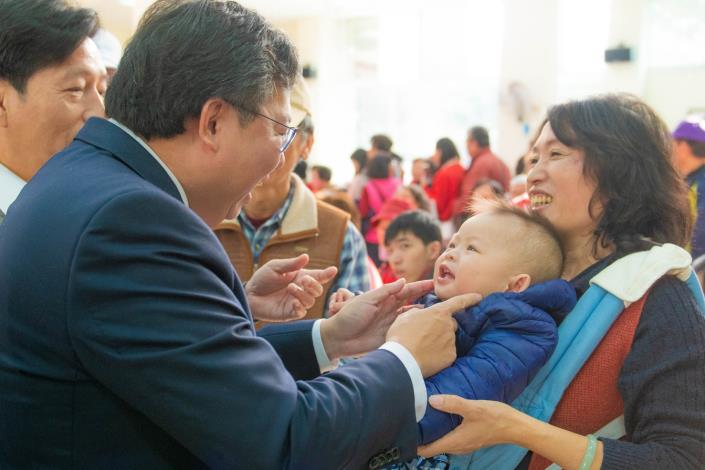 市長與市民小朋友互動