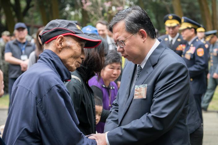 市長向烈士遺族表達深深的感謝