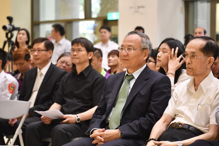 公益信託林堉璘宏泰教育文化公益基金副執行長王濬智與各消防局同仁一同出席活動