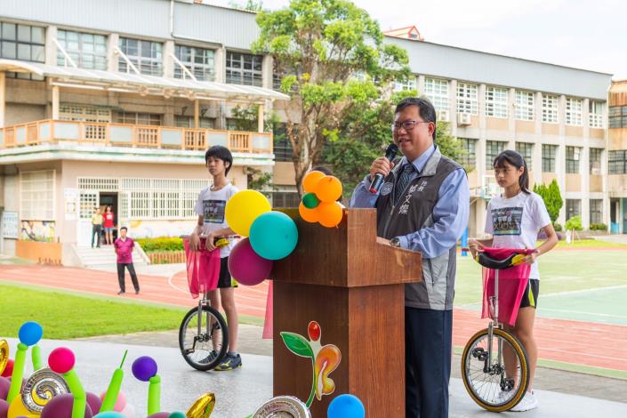 市長致詞表示，獨輪車親子營開訓，培養高度專注力和情緒管理能力