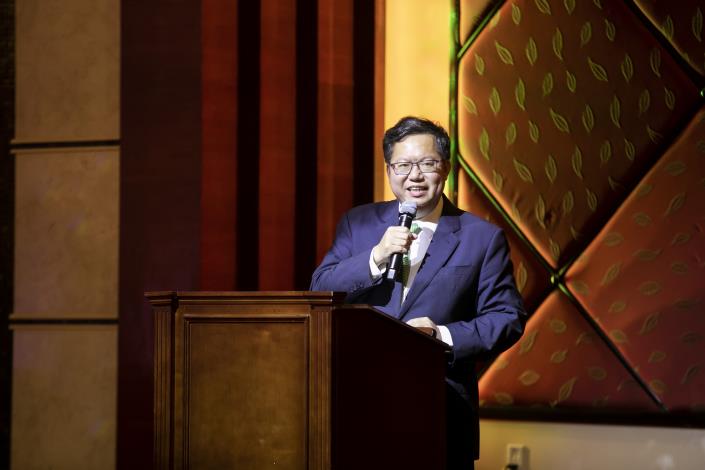 鄭市長出席休士頓全僑歡迎晚會，向僑胞說明台灣現在所面臨的國際情勢及中美貿易後台灣的角色定位等議題